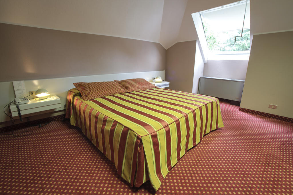 Hotel I Diamanti Garlasco Cameră foto